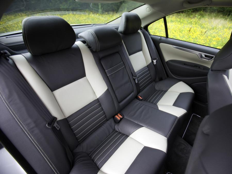  Volvo S60 T5 2008 года  (фото 6 из 11)